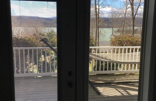 La Follette House | 5 BR 4.5 BA with a Stunning Lake View and Boat Slip