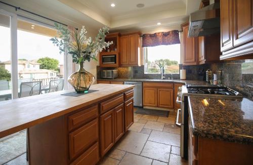 Thousand Oaks House | 5 BR/5 BA Getaway with a View
