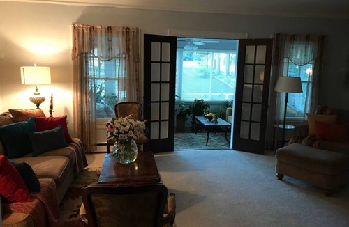 Rochester House | 5 BR Bethesda House 5 Beds