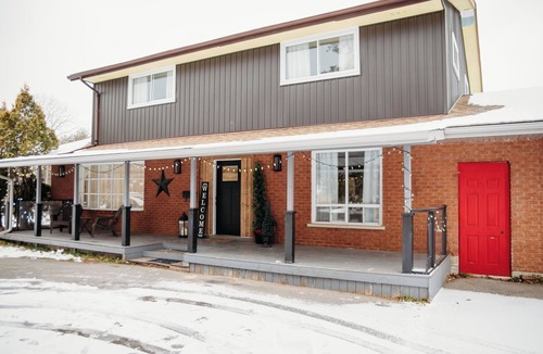 Frankford House | 5 BR Creekside Escape I Hot Tub I Fire pit I BBQ