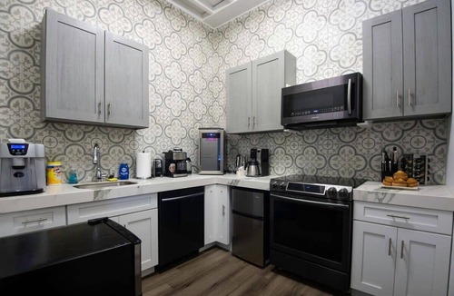 Faubourg Marigny Bed & Breakfast | 5 BR for 10! Prime Spot Near FR QT by YouRent!