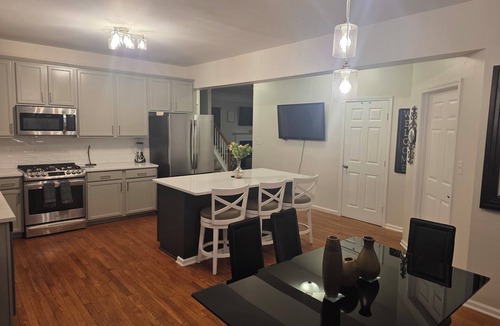 Knightdale House | 5-BR/King Beds/Massive Loft/Amazing Location/10 mins to Downtown Raleigh