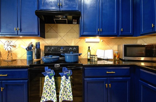 Bastrop House | 5 BR King Size Beds Pickleball, Pool 25 mi to COTA