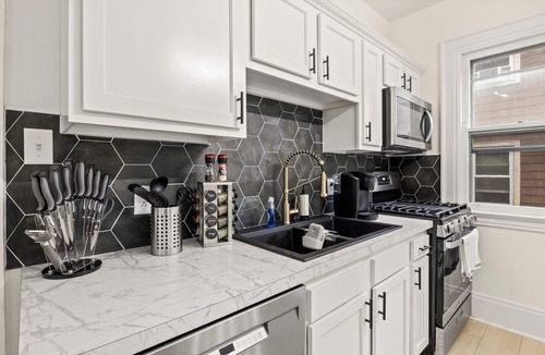 Rochester House | 5 br|Parking | Mins to RIT, UR & Strong