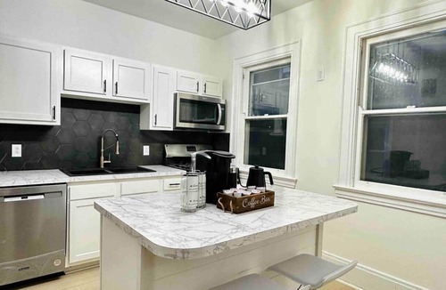 Rochester House | 5 br|Parking | Mins to RIT, UR & Strong