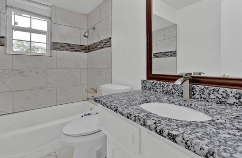 DeSoto House | 5-BR Relaxing Retreat with Pool, Hot tub, Fire Pit