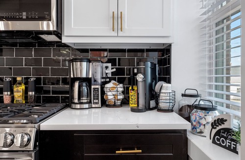 Northampton House | 5 BR. The LOU on LAWN! Welcome to a NEWLY renovated home in the HEART of STL!