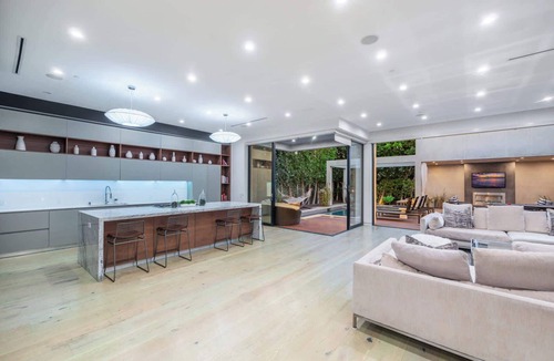 Greater Wilshire - Hancock Park House | 5 BR Villa in the Grove - Pool & Spa