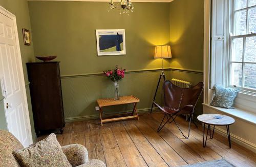 Lancaster House | 5 Castle Hill