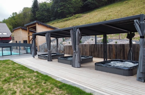 Rochesson Apartment | (5) Chalet des Marronniers, Jacuzzi (private) & Pool