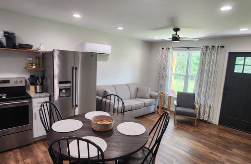 Ste Genevieve House | 5 Charles Farms #4 - NEW CABIN - Wineries, Hiking, and Camp Cana
