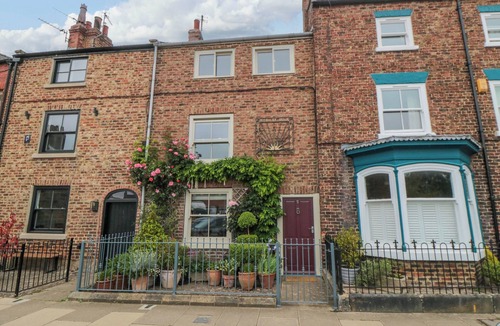 Stokesley Apartment | 5 College Square