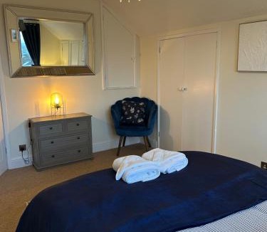 Woolavington Apartment | 5 Edgebury