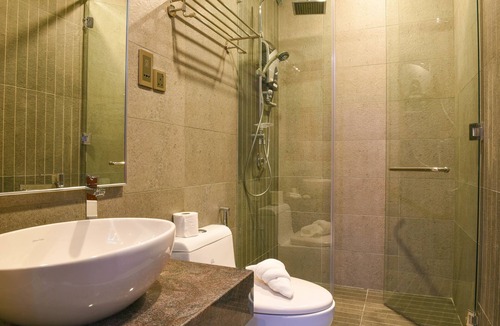 Taman Kota Laksamana Hotel | 5 Heeren