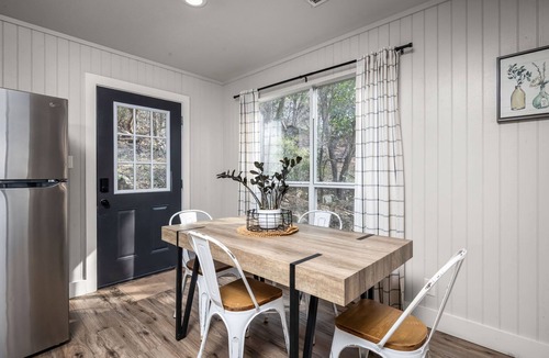 Kyle House | 5 Homes | River Walk | Fire Pit | Group Getaway!