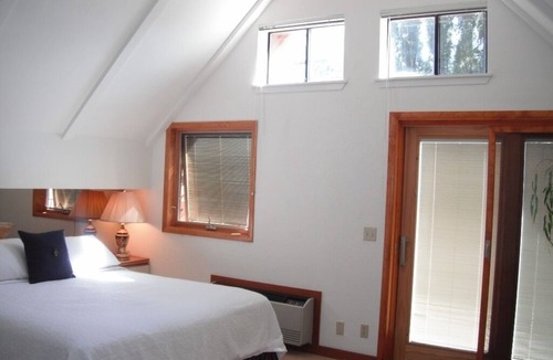 Tahoe Vista Hotel | #5 Hotel Room with peek view