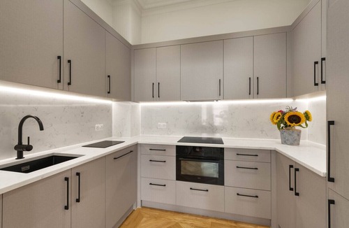 Campden Apartment | 5★ Kensington Apartment | Chic, Spacious, Prime Location