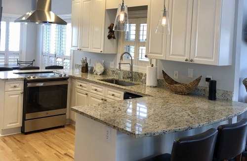 Old Village House | 5 KING BEDS! OLD VILLAGE LOCATION!nClose to Beaches, Shem Creek and Charleston