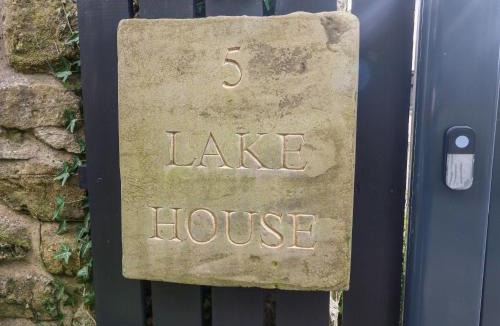 Fourstones Near Bentham House | 5 Lake House