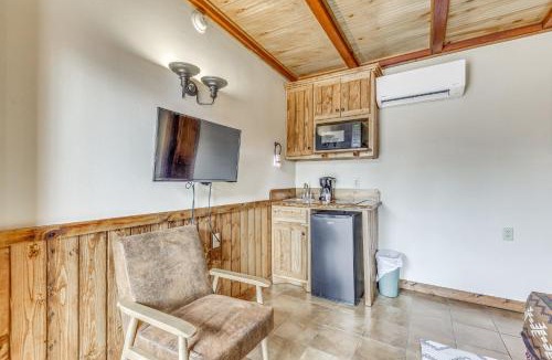 Ruidoso Apartment | 5 Mi to Alto Lake! Pet-Friendly Ruidoso Studio