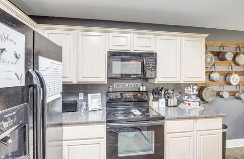 Morgans Point Resort House | 5 Mi to Belton Lake: Peaceful Home w/Hot Tub