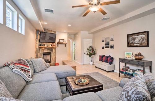 Big Bear City House | 5 Mi to Big Bear Lake: Cozy Cottage w/Hot Tub