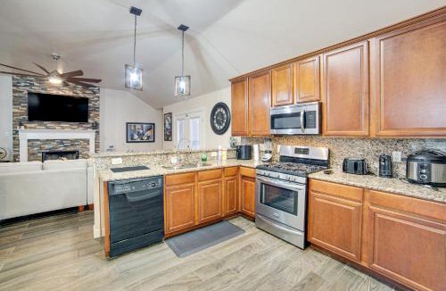 Cedar Hill House | 5 Mi to Cedar Hill SP & Joe Pool Lake: Family Home