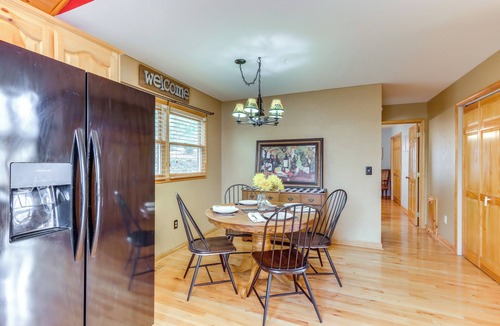 Murphy Cabin | 5 Mi to Cherokee Lake: Pet-Friendly Cabin w/Deck!