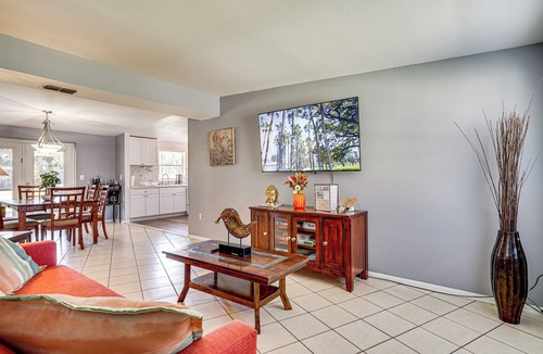 Lake Somerset House | 5 Mi to Circle B Bar Reserve: Lakeland Getaway!