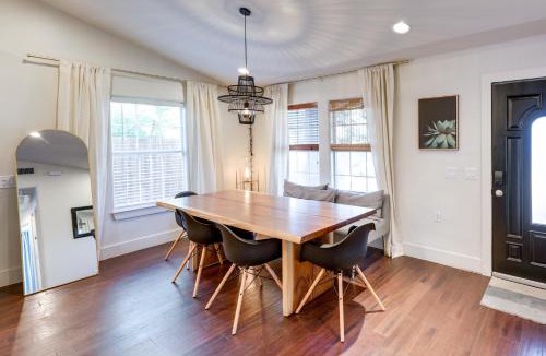 Montopolis House | 5 Mi to Dtwn Austin: Vibrant Home w/Patio