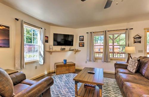 Cherokee House | 5 Mi to Dtwn: Bryson City Cabin w/Resort Perks!