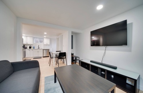 South Seattle Apartment | 5 Mi to Dtwn Seattle: Pet-Friendly Apt