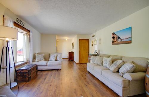 Waynesville House | 5 Mi to Dtwn Waynesville: 4-Acre Group Getaway!