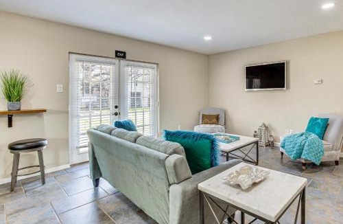 Haltom City House | 5 Mi to Fort Worth Stockyards: Home w/Yard!