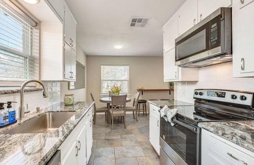 Haltom City House | 5 Mi to Fort Worth Stockyards: Home w/Yard!