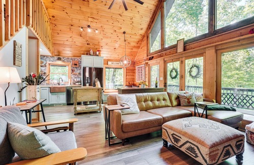 Sautee Nacoochee Cottage | 5 Mi to Helen: Hideaway w/Deck & Grill!