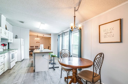 Homosassa Cottage | 5 Mi to Homosassa Springs Park: Home w/Yard!