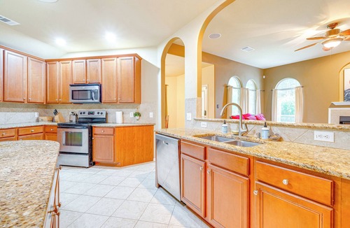 Leander House | 5 Mi to Lake: Cedar Park Home w/Outdoor Oasis