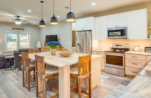Brookeland House | 5 Mi to Lake! Home w/Boat Parking & Pool Access