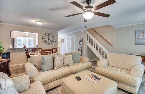 Virginia Beach House | 5 Mi to NAS Oceana: Townhome w/Fenced Yard!