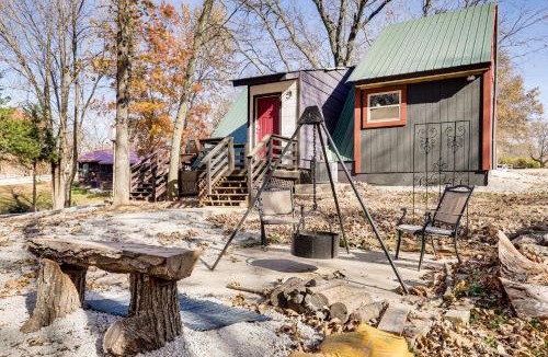Lake Lafayette House | 5 Mi to Old Odessa: Cabin w/Deck & Rural Views