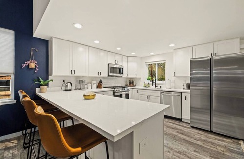 Ashford Cabin | 5 mi to Park|Hot Tub|EV2|King Beds|Fire Pit