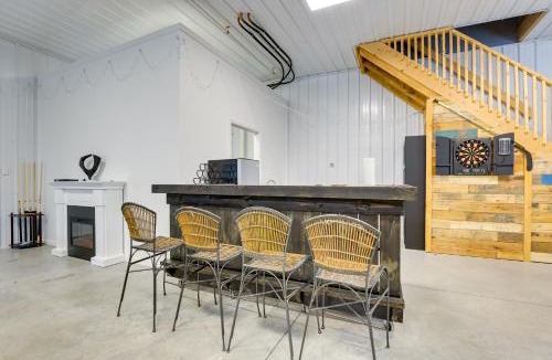 Canandaigua House | 5 Mi to Slopes! Group Ski House w/Game Room