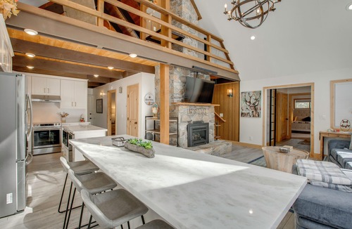 Pla-Vada Woodlands House | 5 Mi to Soda Springs Mtn Resort: Forest-View Gem!