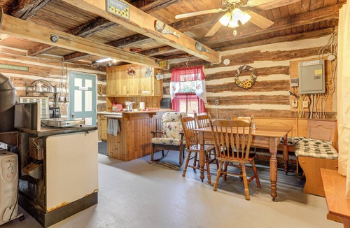 Penfield Cabin | 5 Mi to State Parks: Penfield Cabin w/Fire Pit!