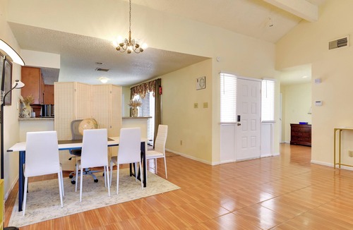 Stafford House | 5 Mi to Sugar Land: Houston Area Home w/Yard!