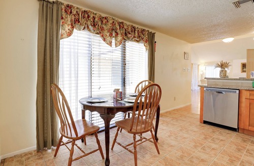 Stafford House | 5 Mi to Sugar Land: Houston Area Home w/Yard!