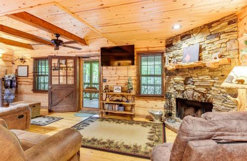 Sautee Nacoochee House | 5 Mi to Unicoi State Park & Lake: Hot Tub Haven!