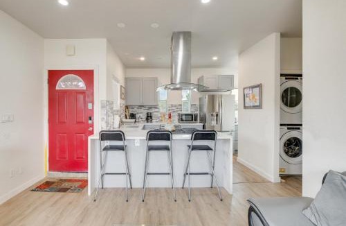 Glendale House | 5 Mi to Universal Studios: Family Gem w/Hot Tub!