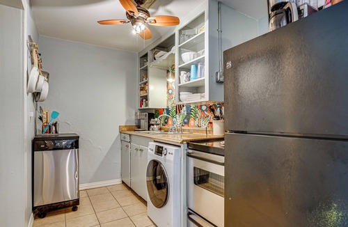 Fort Worth House | 5 Mi to Will Rogers Center! Private Oasis w/Grill